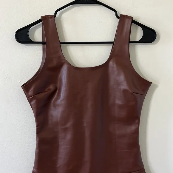 Pinsy Vegan Leather Scoop Tank Shapewear Bodysuit Seasonal Brown NWT Size Medium - Picture 4 of 14